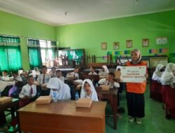 SARAPAN BERGIZI UNTUK SISWA SISWI SDN NGADILUWIH 3 KEDIRI