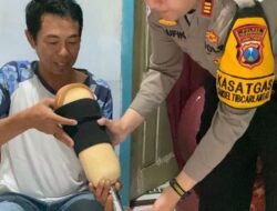 SATLANTAS POLRES TULUNGAGUNG BERIKAN BANTUAN KAKI PALSU KEPADA KORBAN LAKA
