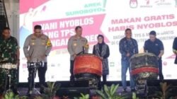 Warga Antusias Sambut Program Makan Gratis “Mari Nyoblos Mangan Wareg” di Kota Surabaya