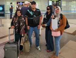 Kapolres Sampang Beri Tiket Pesawat Gratis 3 Korban TPPO Pulang Kampung ke NTB