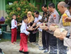 Dukung Generasi Cerdas, Polres Pacitan Bagikan Makanan Bergizi Gratis untuk Pelajar Sekolah Dasar