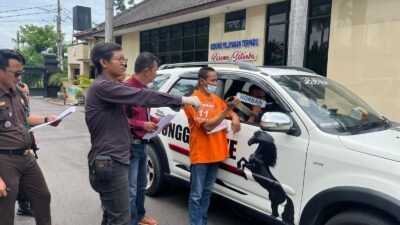 Polres Nganjuk Gelar Rekonstruksi Kasus Pembunuhan di Lapangan Apel