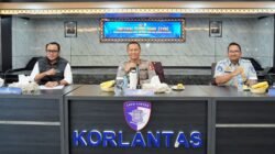 Lanjutkan TFG Polda Lampung – Polda Bali , Korlantas Gelar Tactical Floor Game Pastikan Kesiapan Operasi Lilin 2024, Kakorlantas Imbau Masyarakat Waspadai Titik Rawan