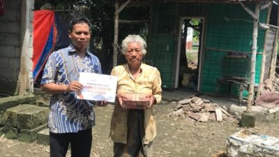 Pasca banjir Jombang, Rumah Zakat menyalurkan program Berbagi makanan untuk keluarga