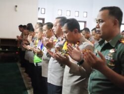 3 Polisi Gugur Tugas di Lampung, Polres Kediri Gelar Shalat Ghaib