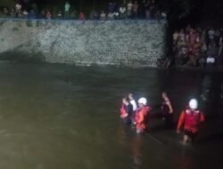 Sinergitas Polres Blitar, TNI, dan BPBD Berhasil Evakuasi Korban Tenggelam di Dam Sungai Berut Jatinom