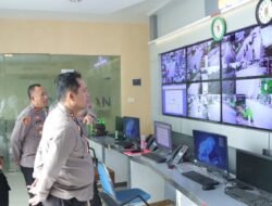 Pengecekan Pelayanan dan Command Center Polres Nganjuk, Kapolres Optimalkan Teknologi Jaga Kamtibmas Selama Libur Panjang