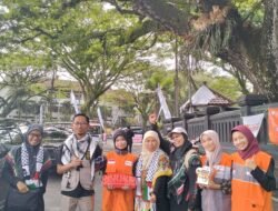 RUMAH ZAKAT SUPPORT POS SEGAR PADA AKSI SOLIDARITAS UNTUK PALESTINA DI BALAI KOTA MALANG