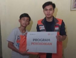RUMAH ZAKAT BERIKAN KADO CINTA YATIM PIATU UNTUK MUHAMMAD ANUGRAH