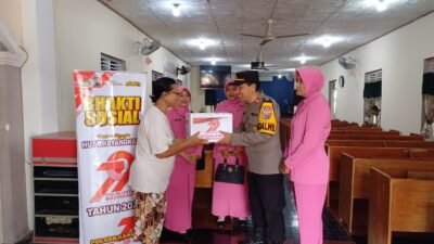 Polsek Kandat bersama Bhayangkari Gelar Bakti Sosial Religi