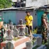 Kompak, TNI dan Polisi Bakti Religi Sambut Hari Bhayangkara ke -79 Bersihkan Makam Pegirikan Surabaya