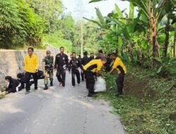 Polres Blitar Kota Gandeng Perguruan Silat Bersihkan Lingkungan Sambut Hari Bhayangkara ke -79