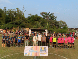 Legenda Pemain Timnas dan Juga Persik Kediri Membuka Acara Kades Cup U-16 Desa Ngadiluwih