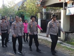 Kapolres Nganjuk Ajak Anggota Jalan Sehat 5 KM, Cara Sehat Jaga Kebugaran Sekaligus Patroli Sapa Warga
