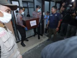 Polda Jatim Serahkan 3 Jenazah Santri Ponpes Al Khoziny ke Keluarga