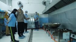 Itwasda Polda Jatim Lakukan Pengawasan SPPG Polres Gresik Pastikan Kualitas dan Kebersihan MBG