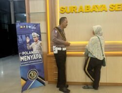 KB Samsat Surabaya Selatan: Polantas Menyapa, anggota samsat surabaya selatan Tunjukkan Pelayanan Humanis kepada Wajib Pajak