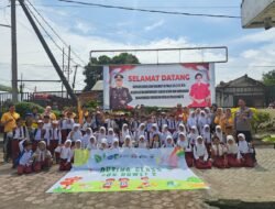 Siswa TK Dharma Wanita Desa Duwet Kunjungi Polsek Wates