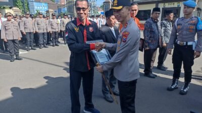 “LSM Gerak Indonesia Terima Penghargaan dari Kapolres Kediri Kota”