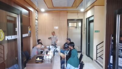 Korban Kekerasan di Lapas Kediri, Serahkan Berkas Pelaporan Di Mapolresta