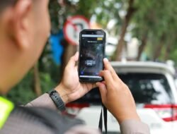 Tingkatkan Kedisiplinan di Jalan, Satlantas Polres Gresik Resmi Operasikan ETLE Handheld