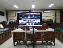 TUNTUTAN YANG BERBEDA DALAM PERKARA PENGISIAN PERANGKAT DESA DIKABUPATEN KEDIRI TAHUN 2023