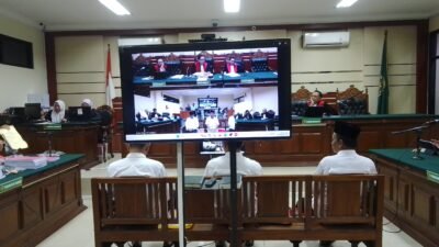 TUNTUTAN YANG BERBEDA DALAM PERKARA PENGISIAN PERANGKAT DESA DIKABUPATEN KEDIRI TAHUN 2023