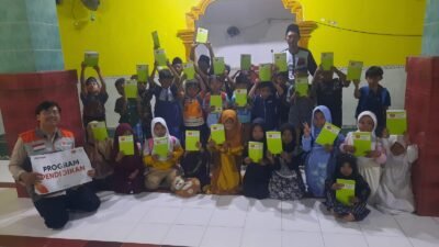 Rumah Zakat Salurkan Modul Belajar Mengaji untuk Santri Masjid Al Hikmah Kalinanas Kediri