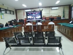 3 TERDAKWA KASUS PENGISIAN PERANGKAT DESA DIVONIS HAKIM TIPIKOR SURABAYA