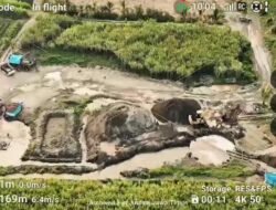 Pelaku Tambang Pasir Ilegal diNglegok Blitar Tetap Operasional
